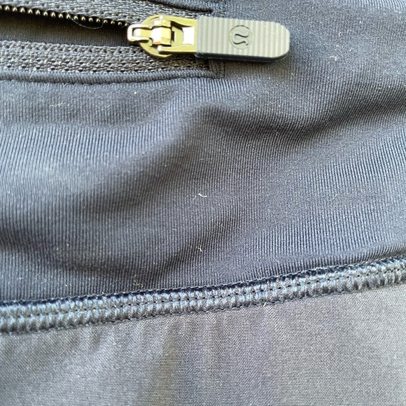 Lululemon shorts size 8 - Picture 6 of 8
